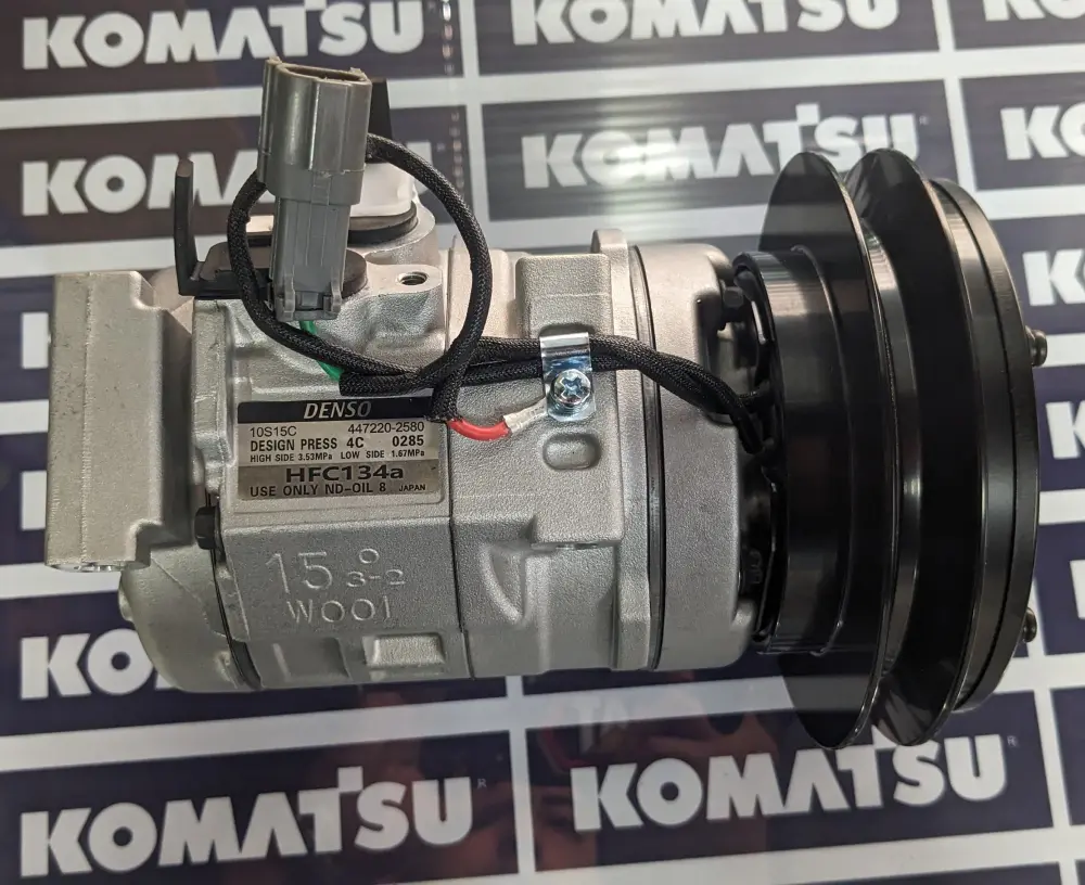 20Y-979-6121 - 20Y9796121 Compresor de Aire Acondicionado Komatsu PC200-7 PC220-7 PC360-7 PC400-8